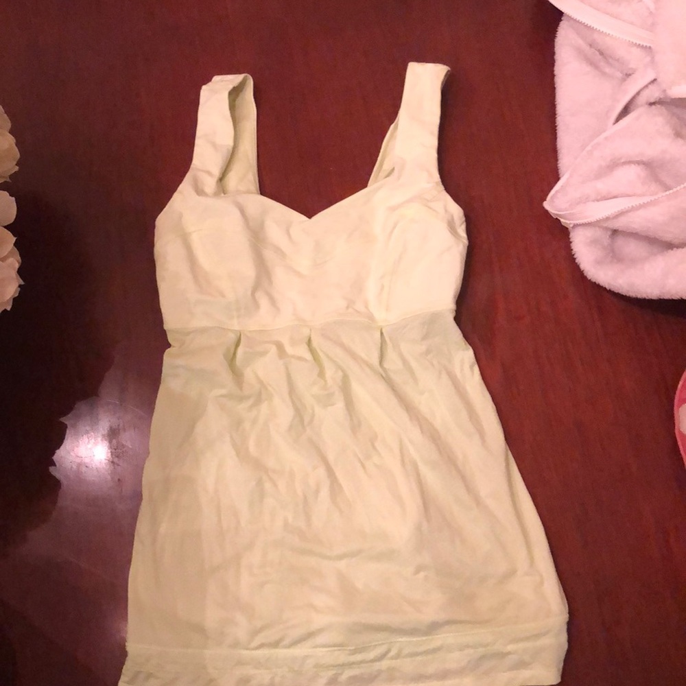 Lululemon tank top